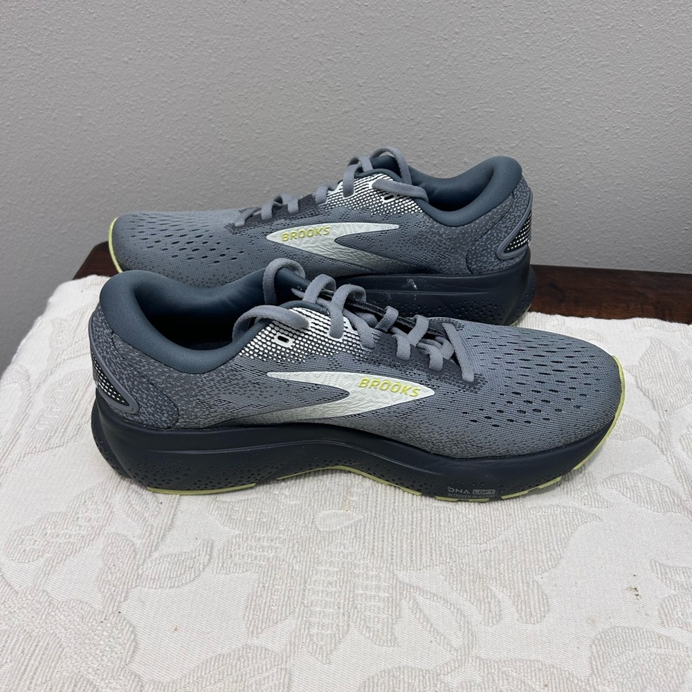 Brooks Ghost 16 Men’s 7.5 EU 40.5 Charcoal and Lime Athletic Shoes, EXCELLENT - Picture 3 of 14